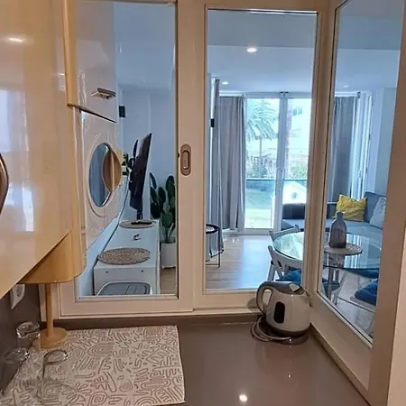 Bajondillo Apartment *